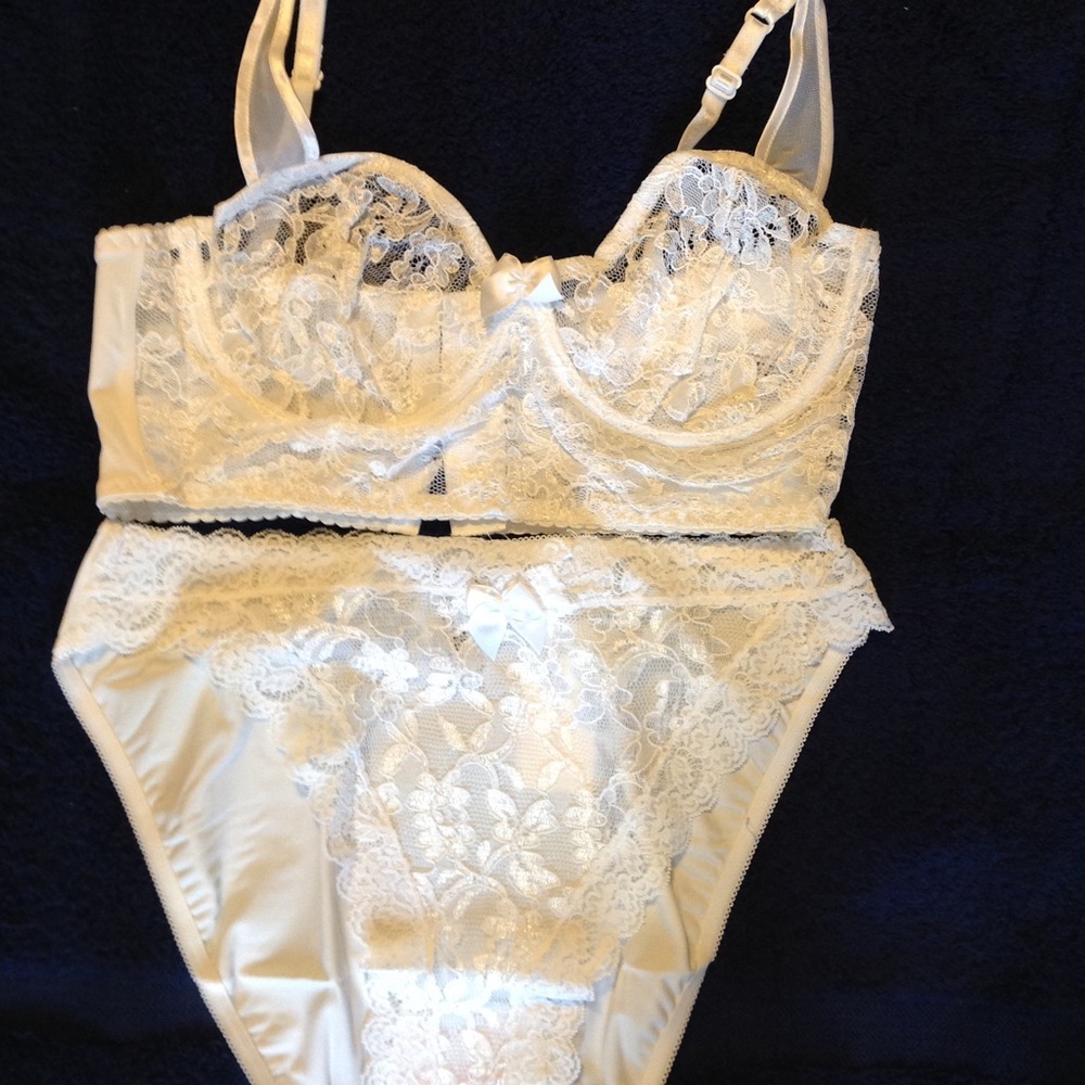 White bra and panty set